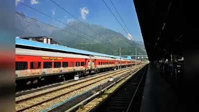 रेल यात्रियों की बढ़ी मुसीबत! जून में 77 ट्रेनें कैंसिल, दुरंतो और ज्ञानेश्वरी जैसे VIP ट्रेनों के रूट बदले, देखें प्रभावित ट्रेनों की पूरी लिस्ट