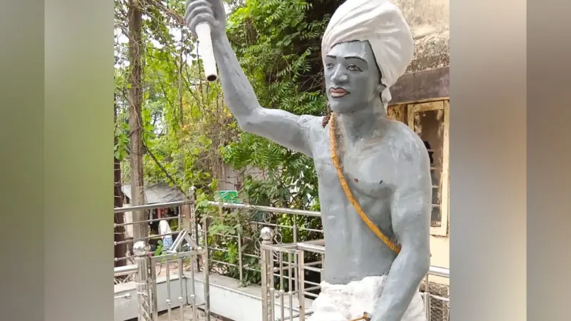 जामताड़ा में भगवान बिरसा मुंडा की मूर्ति को असामाजिक तत्वों ने किया क्षतिग्रस्त, सख्त कार्रवाई की मांग