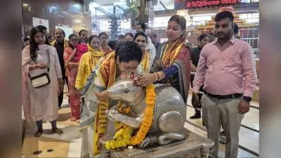 विधायक कल्पना सोरेन और पूर्णिमा साहू ने सिद्धिविनायक मंदिर में टेका मत्था