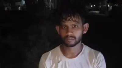 लखीसराय में मोपेड पर शराब लेकर जा रहा युवक गिरफ्तार, पुलिस ने 16.8 लीटर देशी शराब की बरामद