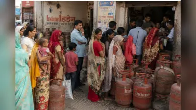 वैशाली में LPG संकट से हाहाकार: 65 हजार से ज्यादा उपभोक्ता प्रभावित, होम डिलीवरी सेवा फेल