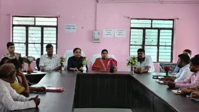 मधेपुरा में पंचायत समिति बैठक में हंगामा, लापरवाह अधिकारियों को BDO की सख्त चेतावनी
