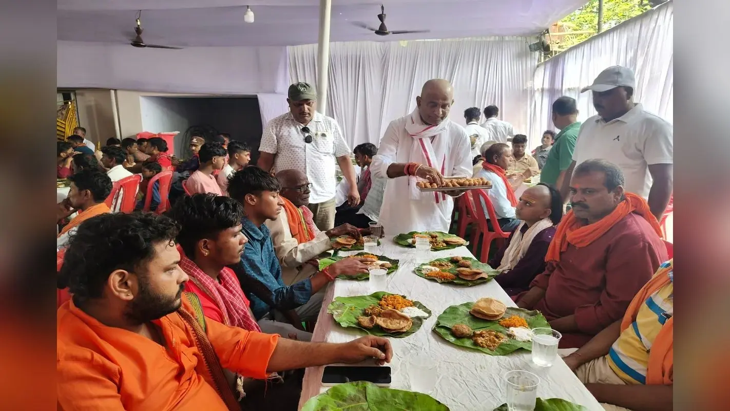 पूर्व मंत्री माधव बाबू के द्वादश श्राद्धकर्म में संपन्न हुए धार्मिक अनुष्ठान, श्रद्धांजलि सभा में उमड़ा जनसैलाब