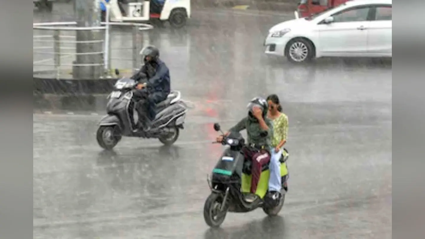 Samastipur Weather Alert: उमस भरी गर्मी से मिलेगी राहत, आज गरज-चमक के साथ बारिश और तूफान का अलर्ट