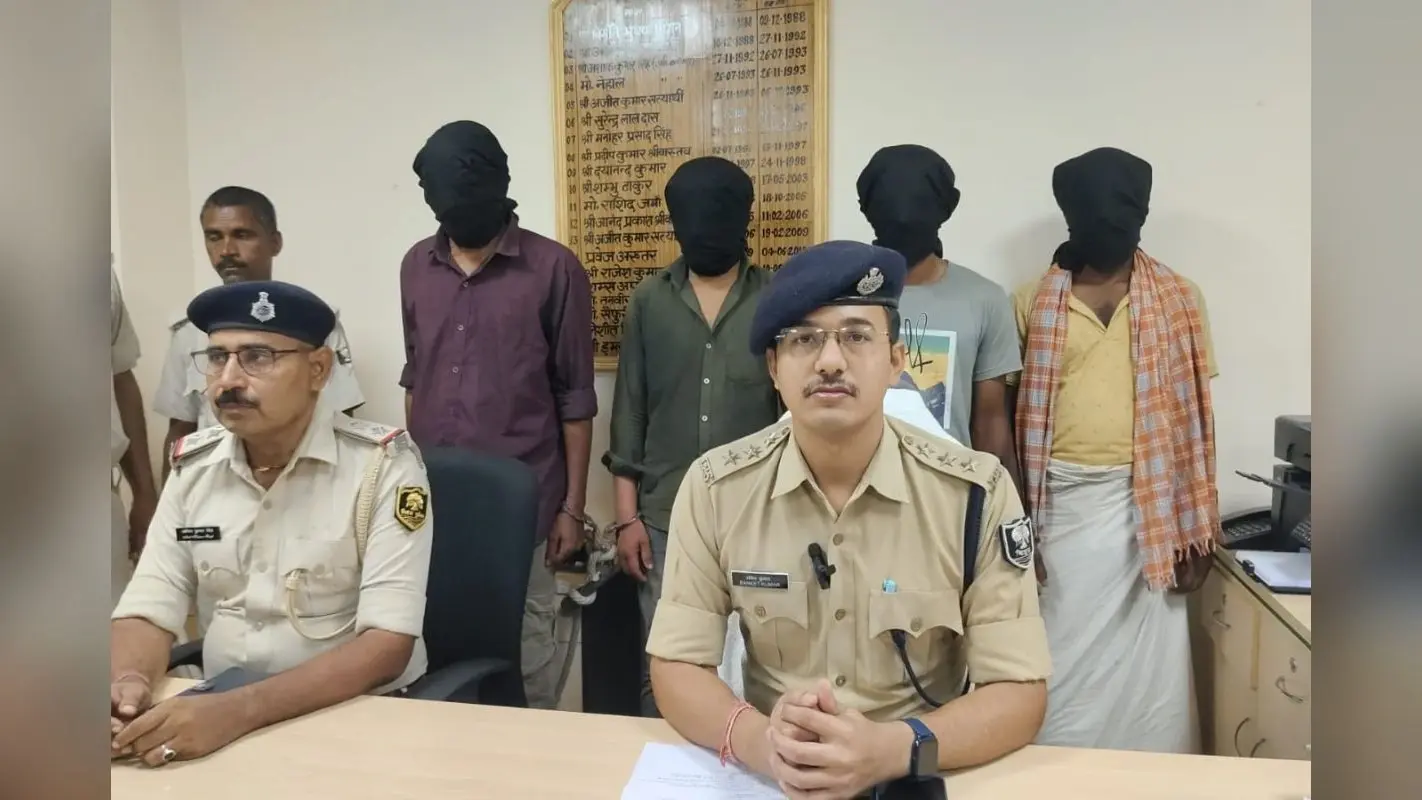 14 घंटे में नालंदा पुलिस का बड़ा एक्शन, लूटकांड का खुलासा, हथियार और कैश के साथ 5 अपराधी गिरफ्तार
