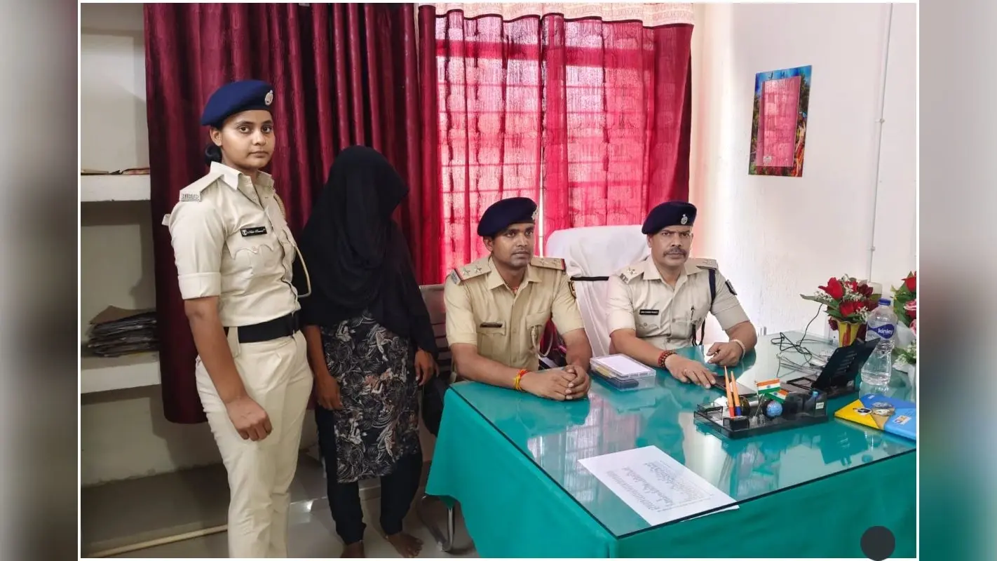 मोतिहारी: स्वर्ण दुकानदारों से लूट मामले में लाइनर बनी महिला गिरफ्तार, गिरोह की तलाश तेज