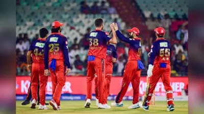 IPL Points Table में टॉप पर पहुंची RCB, प्लेऑफ की रेस हुई दिलचस्प