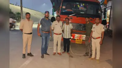 बक्सर में शराब तस्करों का बड़ा खेल बेनकाब! ट्रक के सीक्रेट चेंबर से करोड़ों की विदेशी शराब बरामद