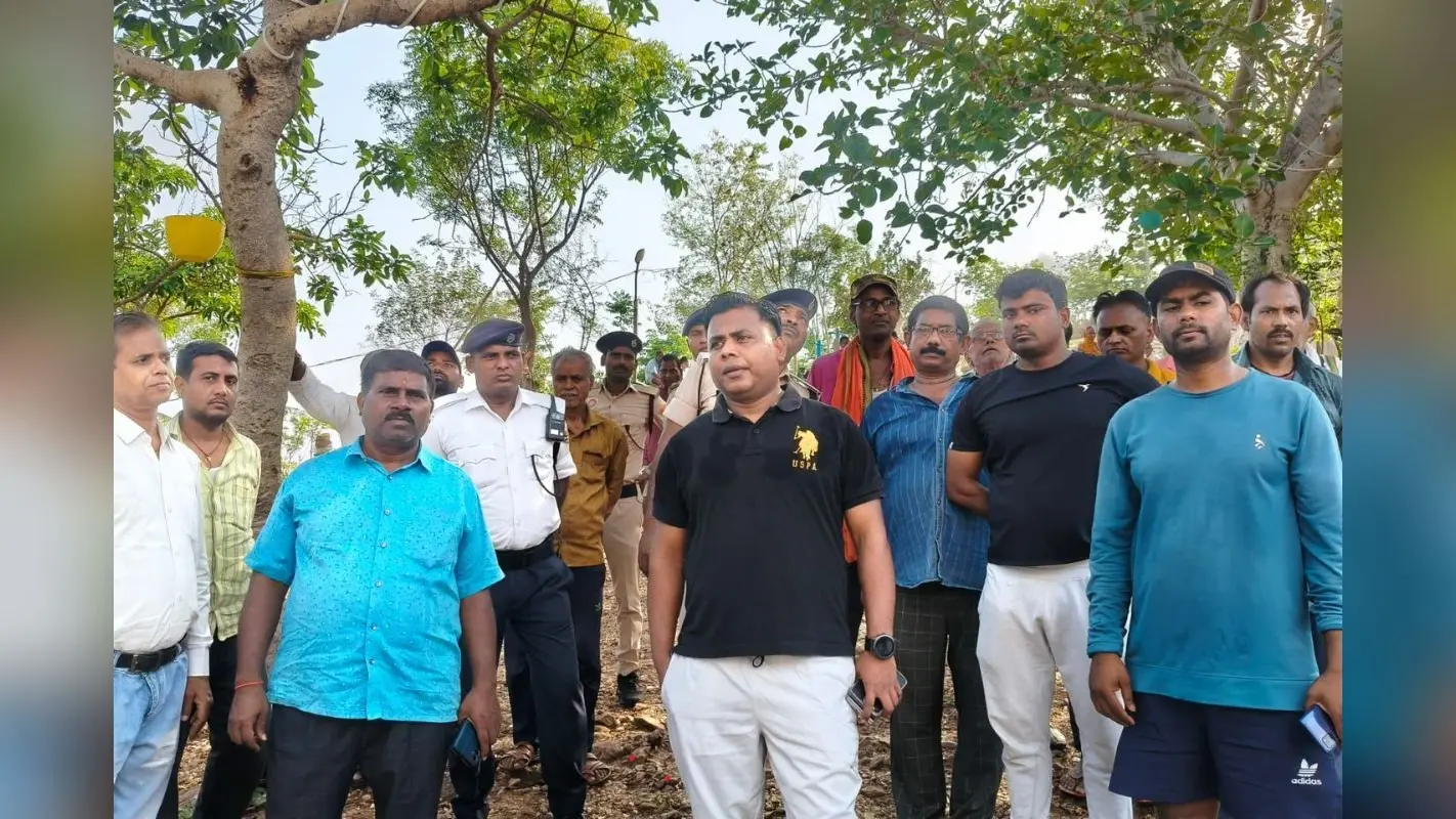 Sheikhapura News: मदारी गांव पहुंचे DM, बायोगैस प्लांट का किया औचक निरीक्षण, दिए जरूरी निर्देश
