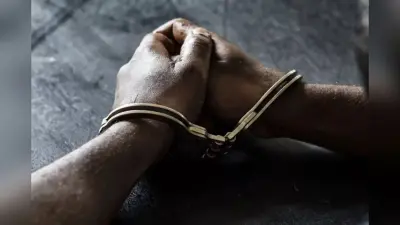 Sitamarhi News: सोनबरसा पुलिस की बड़ी कार्रवाई, स्कॉर्पियो से 2640 बोतल नेपाली शराब बरामद, दो तस्कर गिरफ्तार
