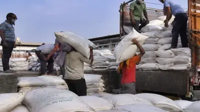 अब विदेश नहीं जाएगी अपनी चीनी, सरकार ने एक्सपोर्ट पर लगा दी है रोक