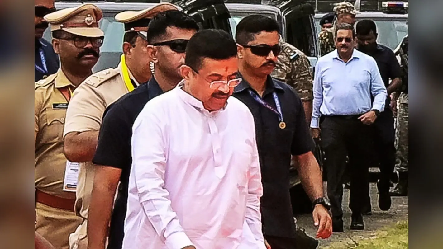 हकीमपुर बॉर्डर पर भारी हलचल, शुभेंदु अधिकारी का अल्टीमेटम- जल्दी भागो, घुसपैठियों के दाना-पानी पर भी रोक