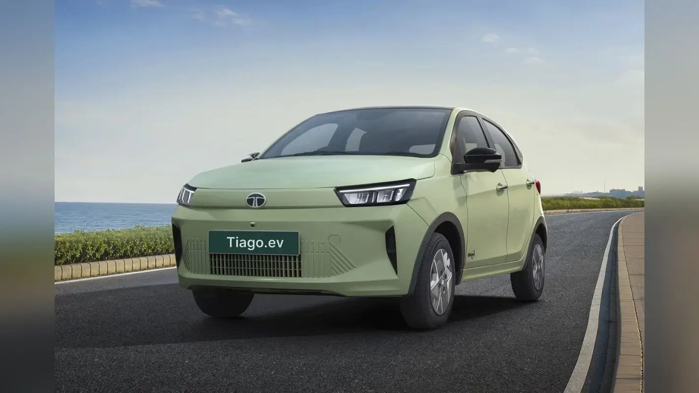 पहली इलेक्ट्रिक कार खरीदने वालों के लिए क्यों बेस्ट है नई Tata Tiago EV? जानें 5 कारण