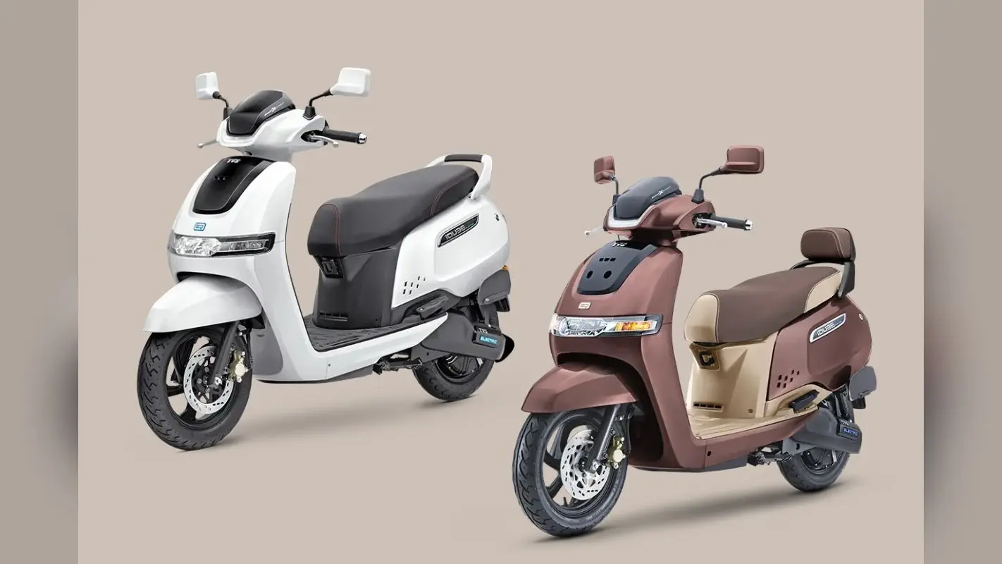 महंगे पेट्रोल के बीच बढ़ा EV का क्रेज, मई में बिक्री 42% उछली, TVS और Bajaj आगे
