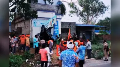 रघुनाथपुर में तृणमूल कार्यालय पर भाजपा कार्यकर्ताओं का हमला, बैनर फाड़े, कैंप कार्यालय पर भी किया अटैक