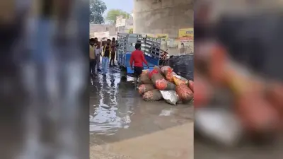 SAHARSA: लगातार बारिश से सोनवर्षा में जनजीवन अस्त-व्यस्त, जलजमाव और जर्जर सड़कों से बढ़ी लोगों की परेशानी