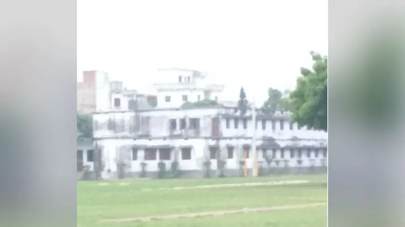 KATIHAR: डीएस कॉलेज में महिला छात्रावास बना कार्यालय भवन