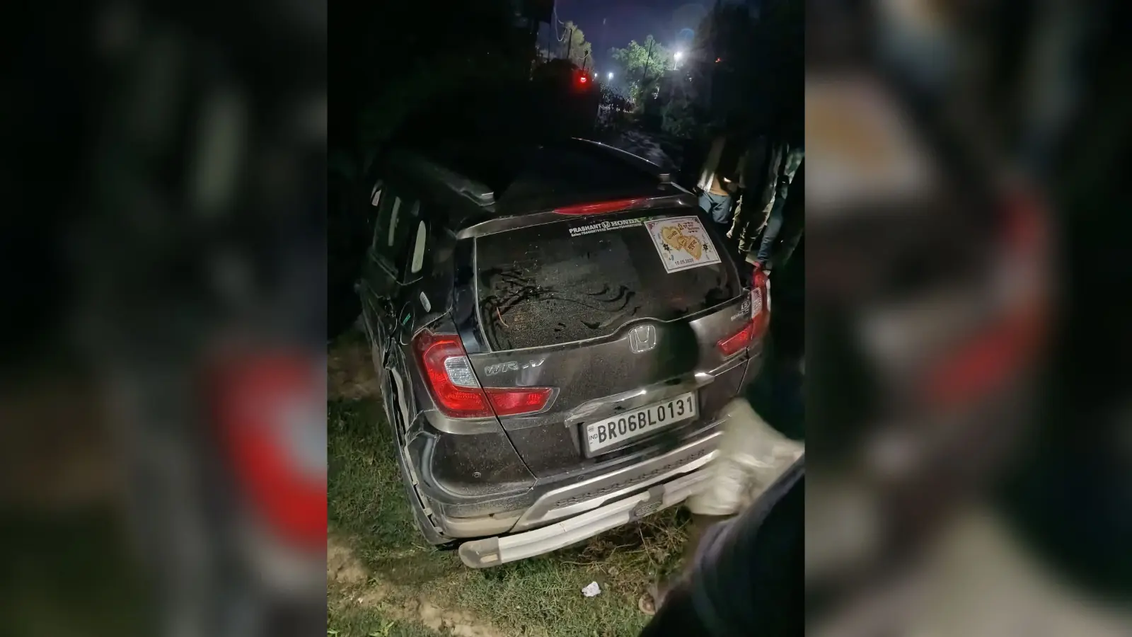 KHAGARIA: दुर्घटनाग्रस्त कार से शराब बरामद, चालक पर प्राथमिकी दर्ज