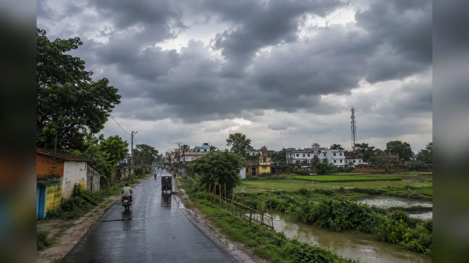 कटिहार में उमस भरी गर्मी से लोग बेहाल, आज हल्की बारिश और गरज के आसार