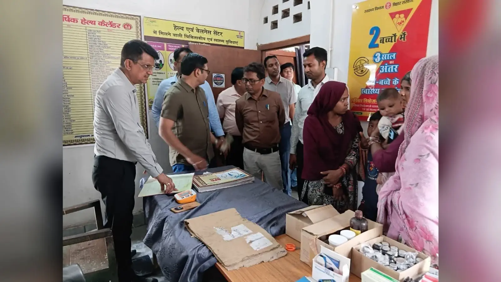 Khagaria: आंधी-बारिश से तबाही: सड़कों पर गिरे पेड़, फसलें बर्बाद, बिजली आपूर्ति ठप