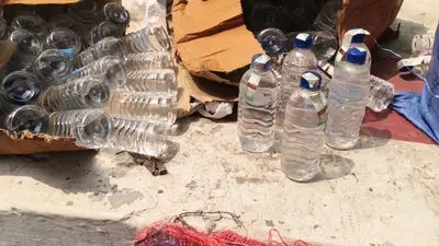 वीरपुर पुलिस की कार्रवाई, 320 बोतल नेपाली शराब जब्त, तस्कर फरार