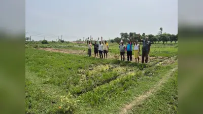 सिमराहा ढाला के पास 50 एकड़ खेत जलमग्न, किसानों का धरना