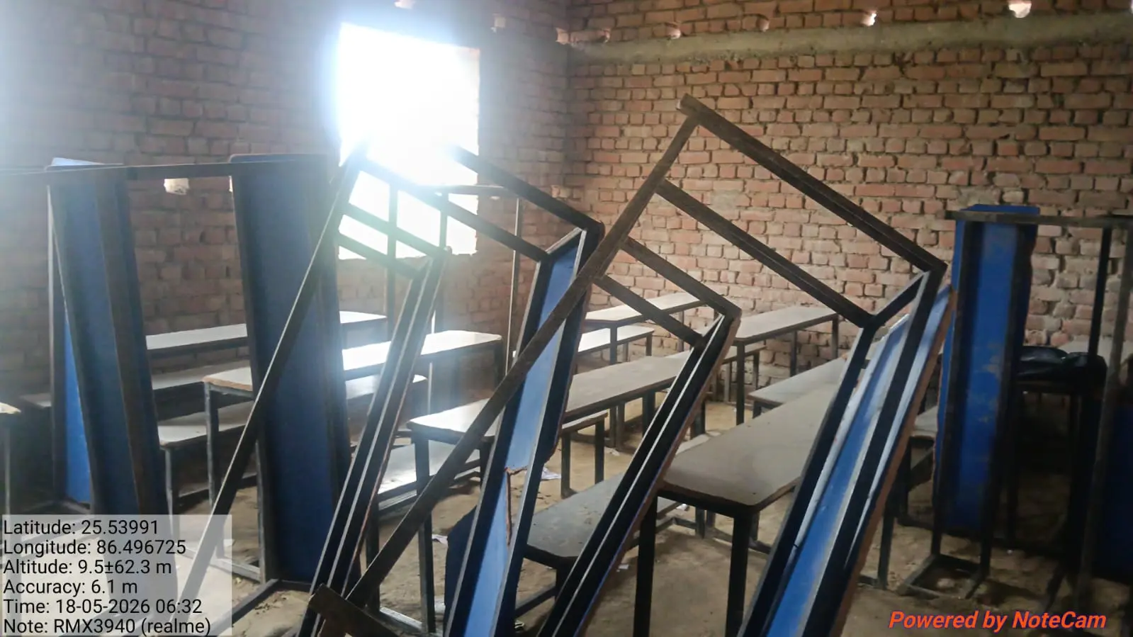 नया टोला सबलपुर स्कूल में असामाजिक तत्वों ने की तोड़फोड़, कई सामान क्षतिग्रस्त