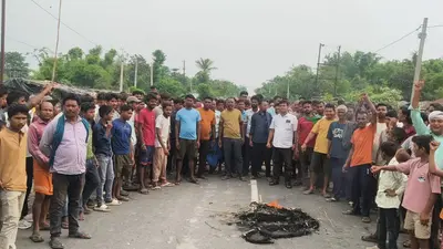 सड़क हादसे में कार्यपालक सहायक की मौत, एनएच जाम