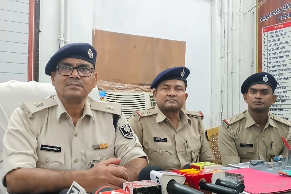पचरुखी हत्याकांड: STF और पुलिस की संयुक्त कार्रवाई में 2 अभियुक्त गिरफ्तार, हत्या में प्रयुक्त पिस्तौल के साथ हथियार सप्लायर भी धराया