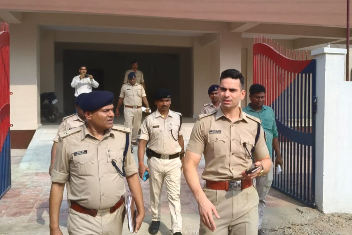 Patna News: बेऊर थाना के नए भवन का एसपी सिटी पश्चिम ने किया निरीक्षण, गुणवत्ता से समझौता नहीं करने का दिया निर्देश