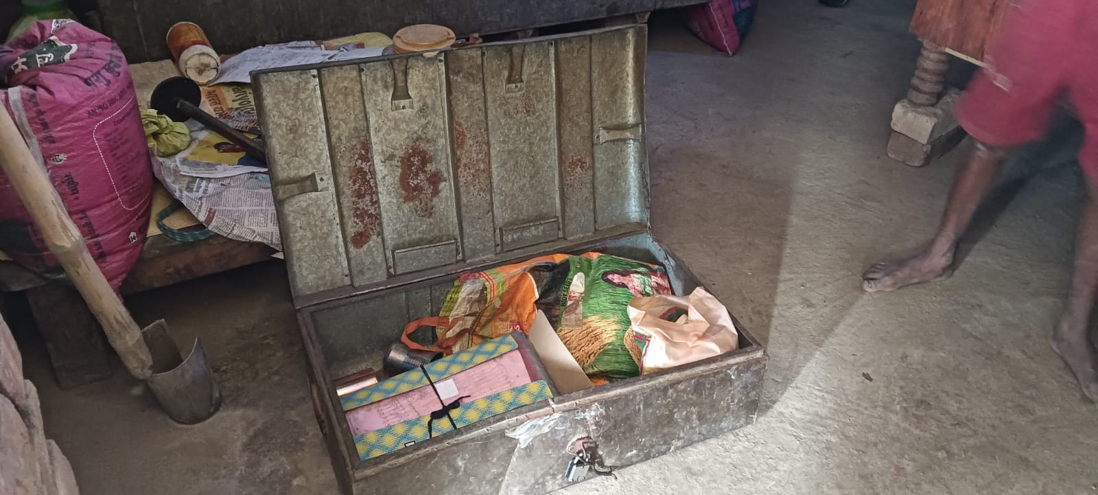 मवेशी व्यापारी के घर भीषण चोरी, विरोध करने पर अपराधियों ने ताना हथियार