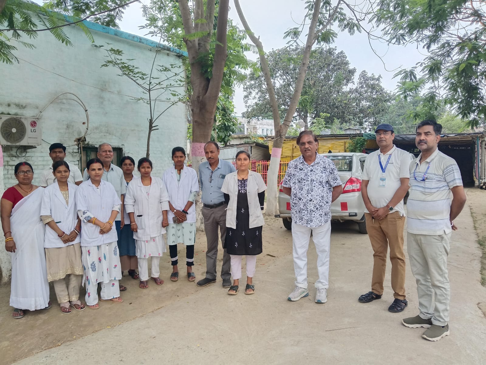मिडिल ईस्ट युद्ध संकट के बीच सीएचसी पिपरा का पैदल मार्च, पेट्रोल-डीजल बचत का दिया संदेश
