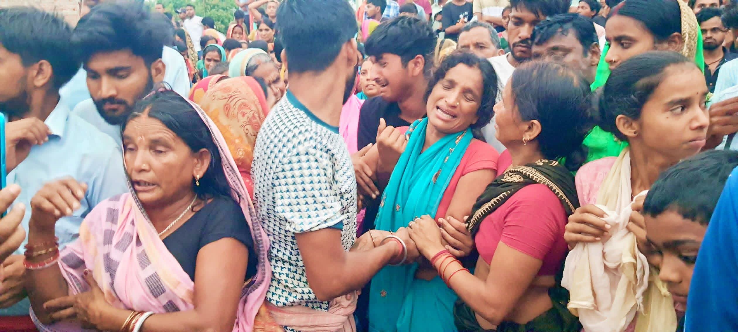बांका में घायल छात्र आनंद की आठ दिन बाद मौत, फूटा जनाक्रोश, जाम, आगजनी व पथराव