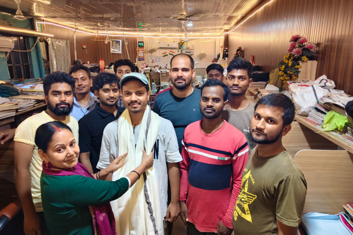70वीं BPSC में सूरज कुमार की उपलब्धि से गौरवान्वित हुआ बिक्रम, वार्ड पार्षद ने किया सम्मानित