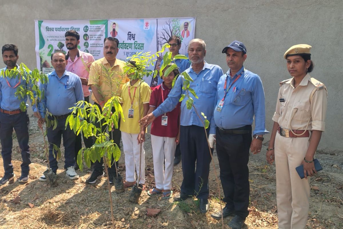 औरंगाबाद में विश्व पर्यावरण दिवस पर संत जोसेफ पब्लिक स्कूल में पौधरोपण, पर्यावरण संरक्षण का लिया संकल्प