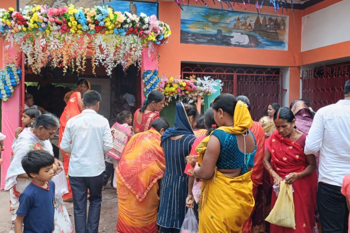 औरंगाबाद में आद्रा नक्षत्र पर सोखा बाबा मंदिर में उमड़ी श्रद्धालुओं की भीड़, बिहार-झारखंड से पहुंचे हजारों भक्त