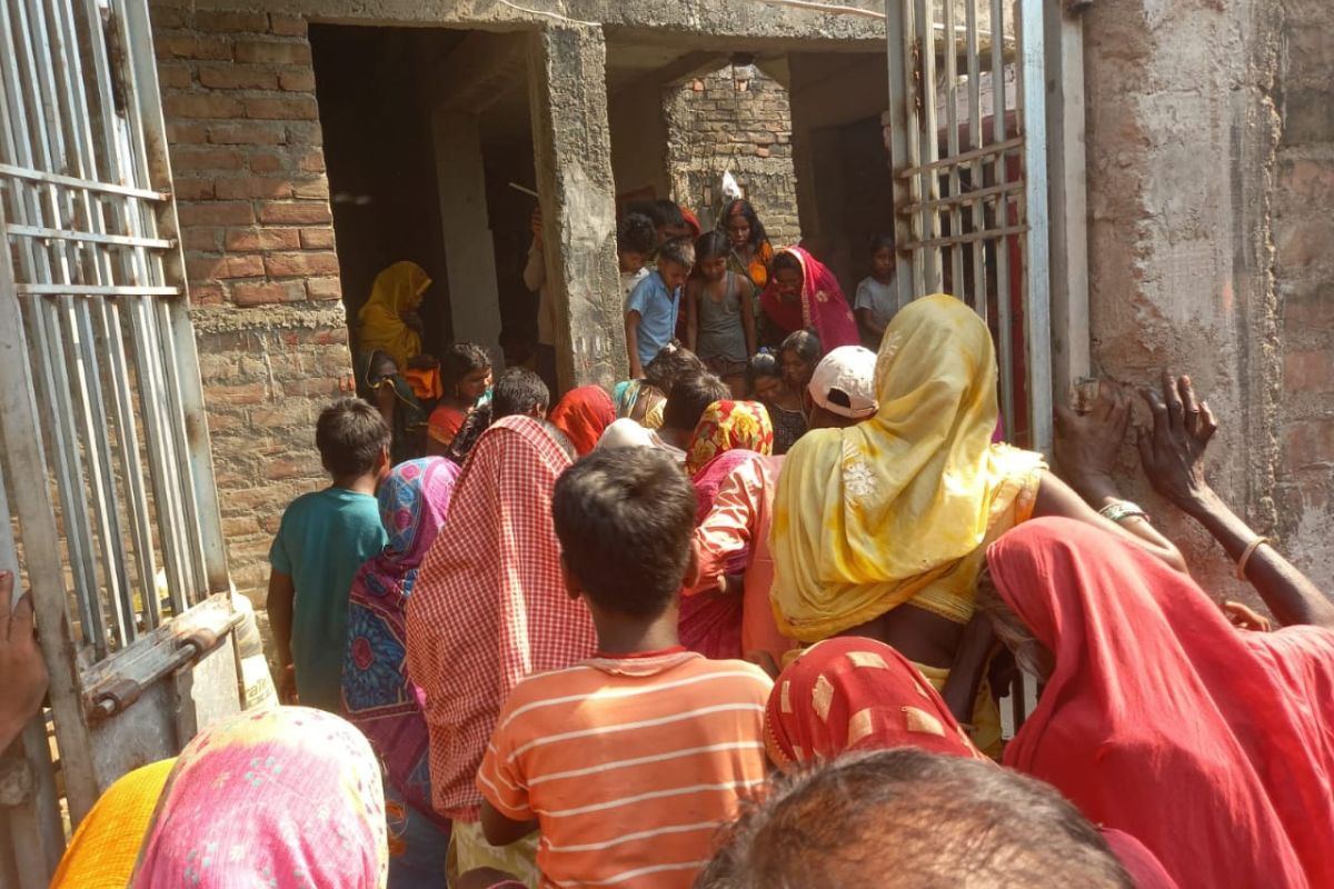 खगड़िया के रुपेश की गुजरात में झरने में फिसलने से हुई मौत, शव पहुंचते ही गम में डूबा गांव