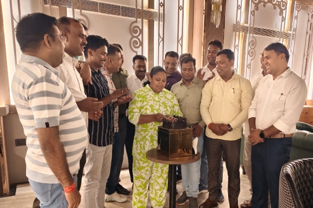 झारखंड में पहले बैच के दारोगा ने पूरा किया 14 साल का कार्यकाल, इंस्पेक्टर और सब-इंस्पेक्टरों ने मनाया वर्षगांठ