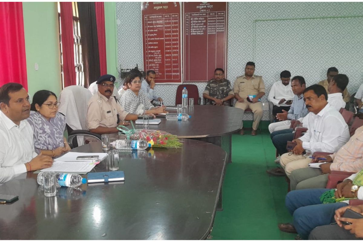 चांडिल में आपदा तैयारी बैठक से जिम्मेदार अधिकारी गायब, मानसून से पहले व्यवस्था पर उठे सवाल