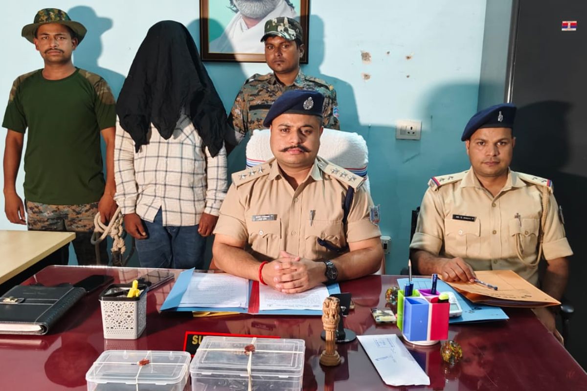 प्रभात इंपैक्ट: चतरा में ब्राउन शुगर तस्करों पर बड़ी कार्रवाई, 60 लाख के ब्राउन शुगर के साथ एक गिरफ्तार