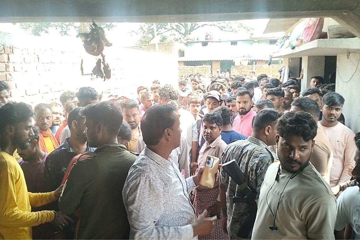 गिरिडीह में पिता ने तीन बेटियों की गला रेतकर की हत्या, जांच में जुटी पुलिस