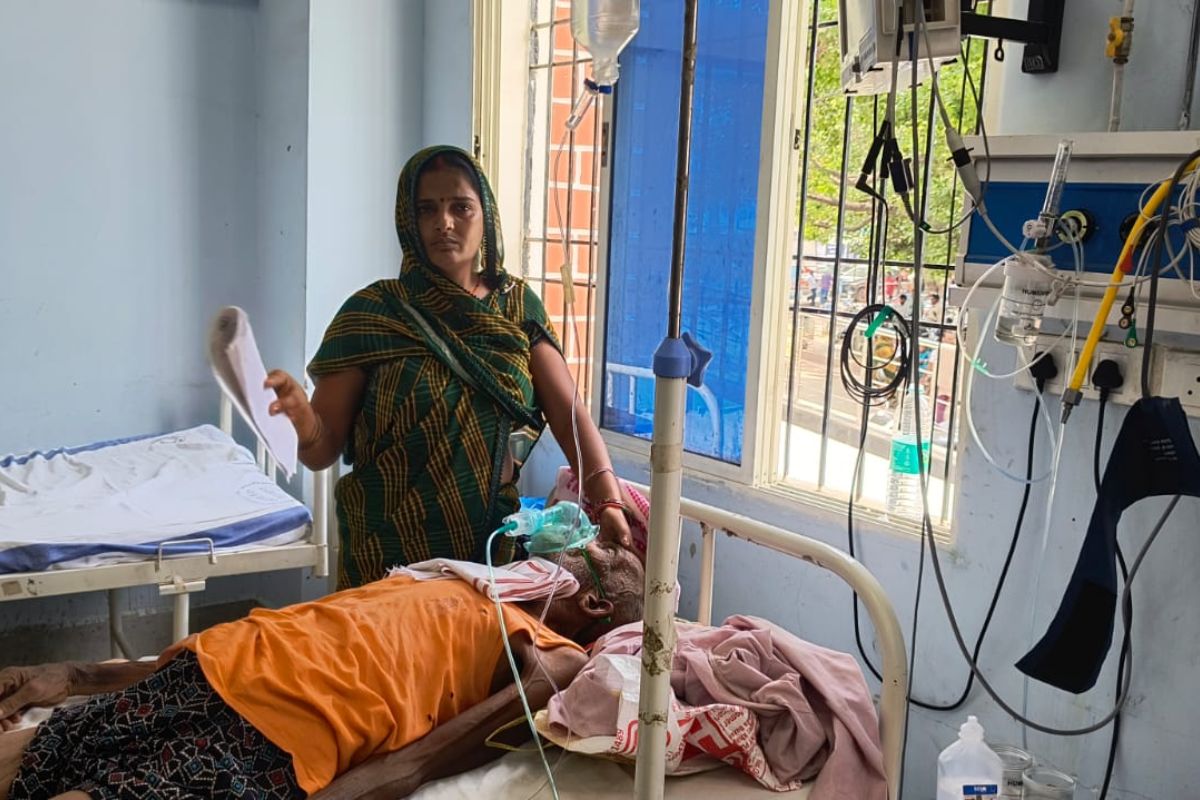 गोपालगंज सदर अस्पताल में ऑक्सीजन संकट, इमरजेंसी वार्ड में मरीजों को करना पड़ा इंतजार