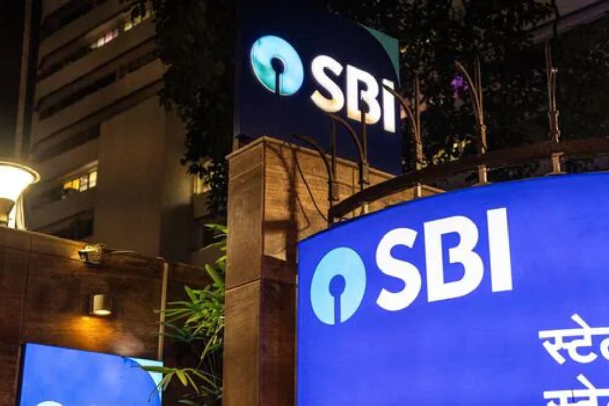 SBI ने एक साल में स्टेशनरी पर खर्च किए ₹986 करोड़! देखें, किस बैंक ने कितना खर्च किया