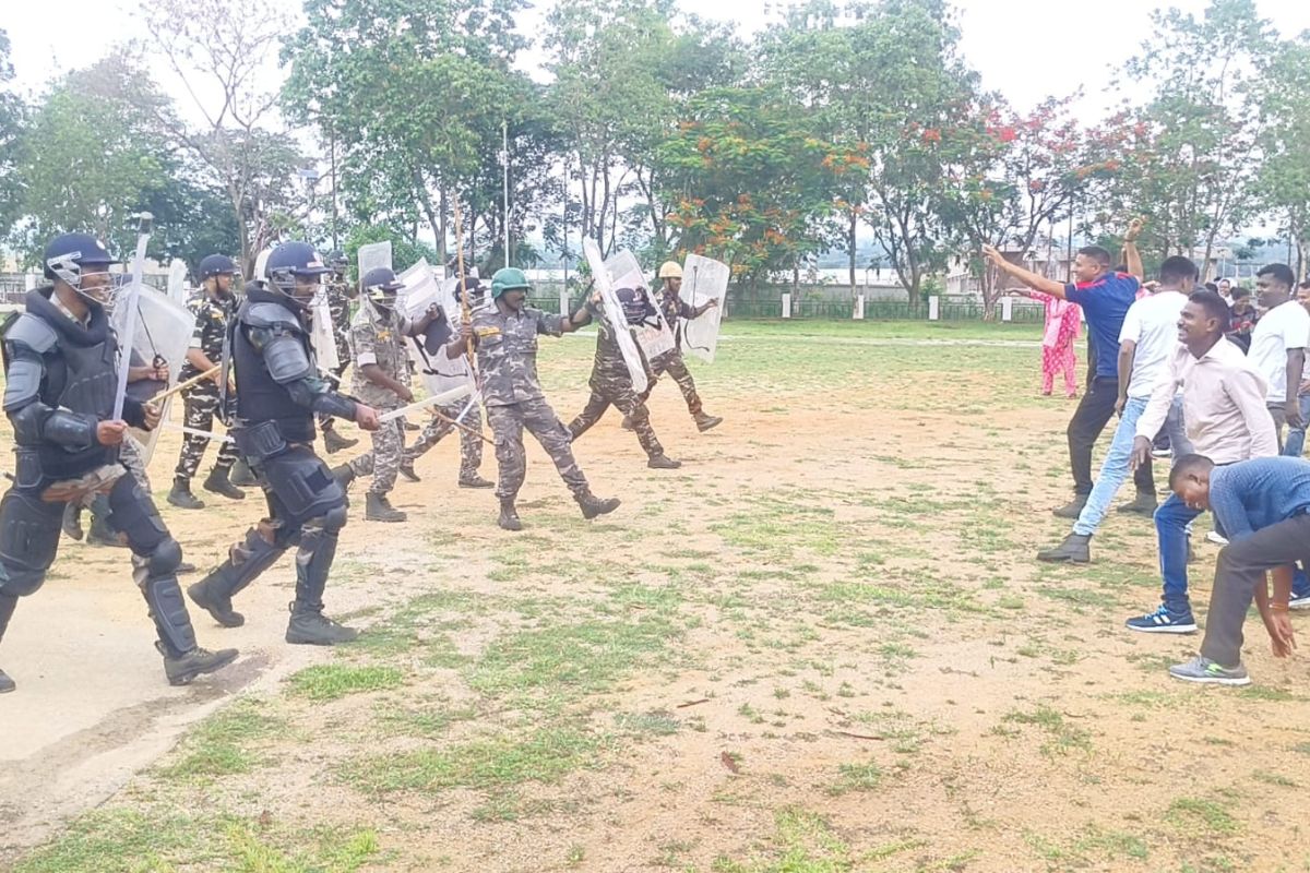 गुमला में मुहर्रम को लेकर पुलिस अलर्ट, दंगे से निपटने के लिए पुलिस लाइन में हुआ मॉक ड्रिल