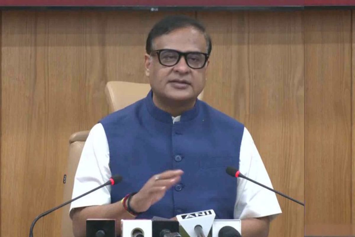 असम में 18+ का नहीं बनेगा आधार कार्ड? असम सरकार ने अवैध प्रवासियों पर नकेल के लिए लिया फैसला
