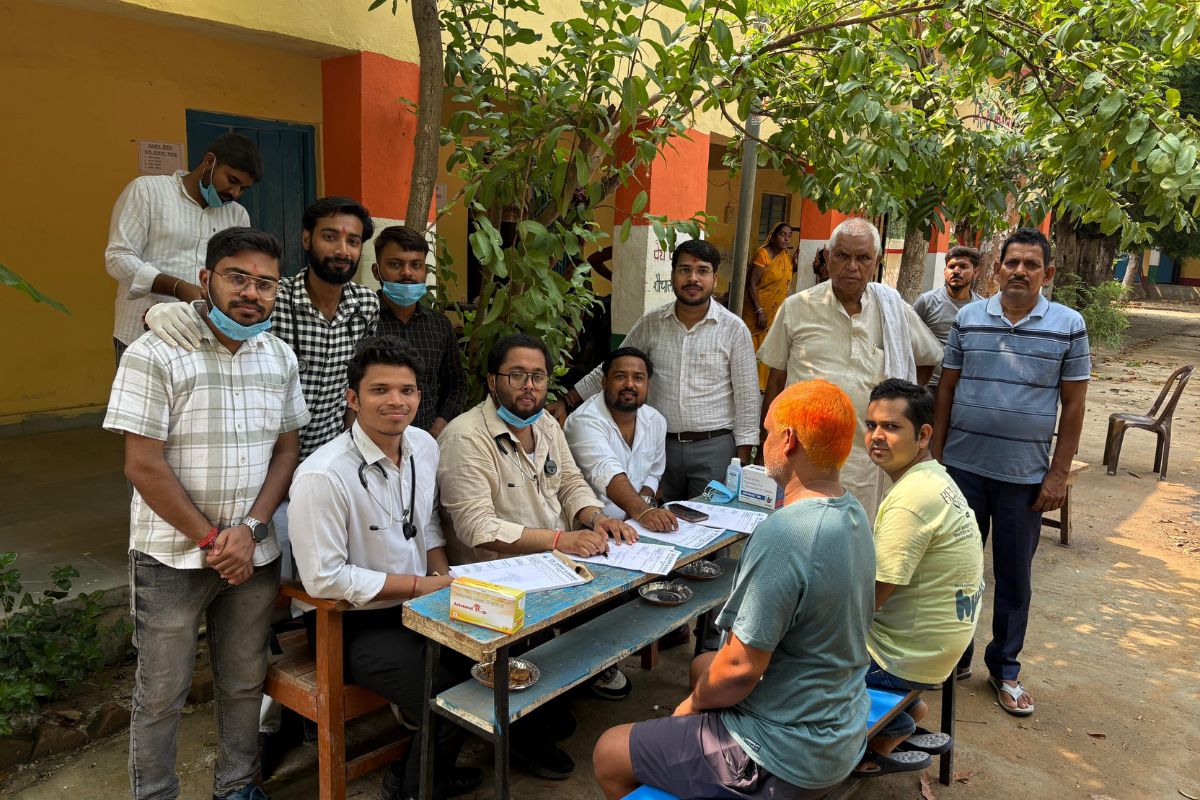 जहानाबाद में गांव में लगा मुफ्त स्वास्थ्य शिविर, 150 लोगों की जांच और दवा पाकर खिले चेहरे