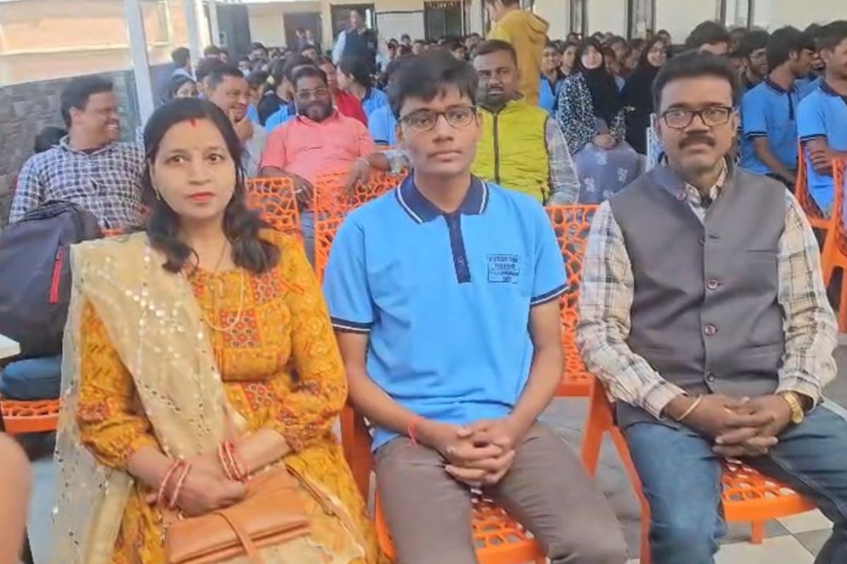 JEE Advanced 2026 में गयाजी के शुभम कुमार बने ऑल इंडिया टॉपर, CM सम्राट चौधरी ने दी बधाई