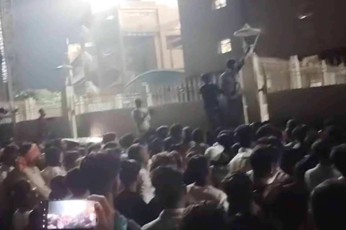 JSCA स्टेडियम में जेपीएल फाइनल के दौरान भगदड़, कई घायल; गेट पर तोड़फोड़