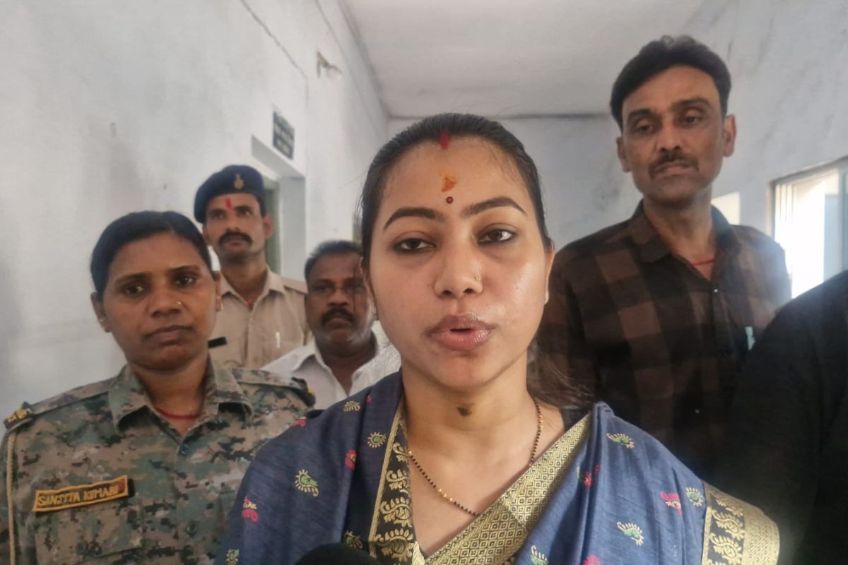 6 साल से बंद 53 दुकानें, जमशेदपुर भालूबासा मामले में JNAC पर बरसीं विधायक पूर्णिमा साहू