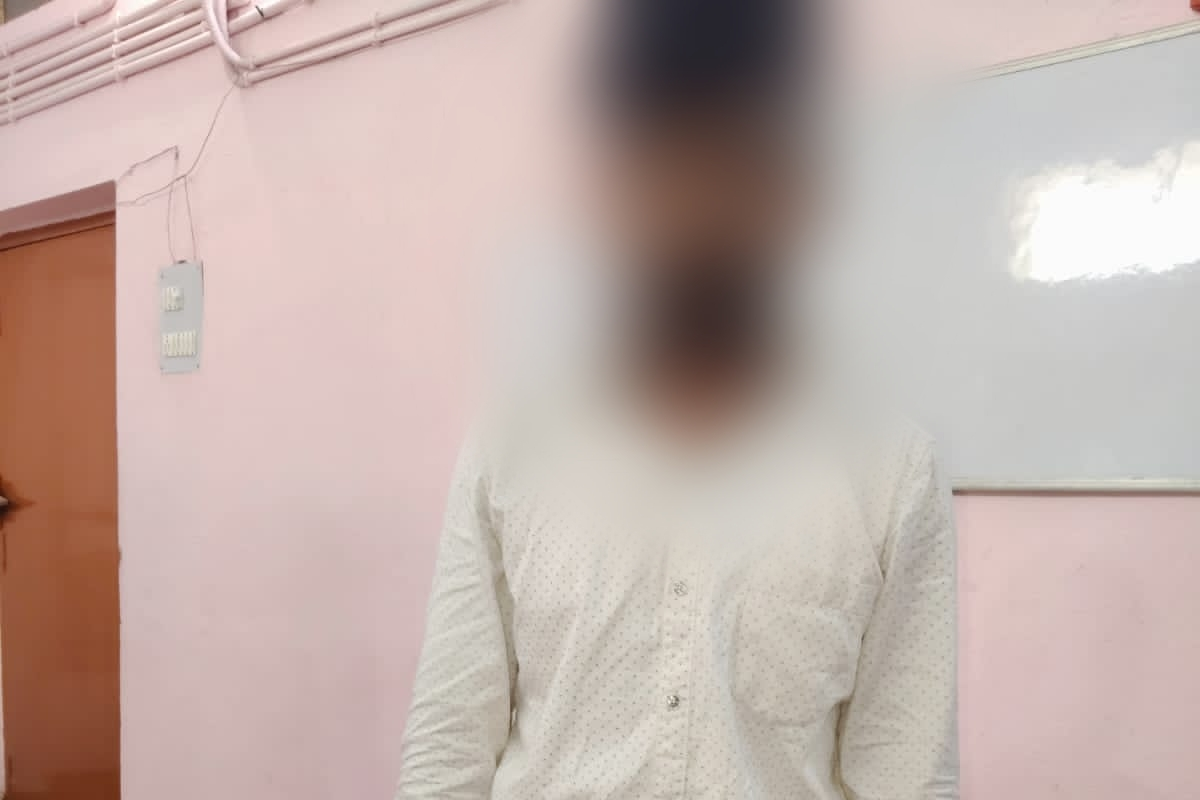जहानाबाद में बाइक चोर समेत 11 गिरफ्तार, पुलिस ने 630 किलो जावा महुआ जब्त कर तीन शराब भट्ठियों को किया ध्वस्त